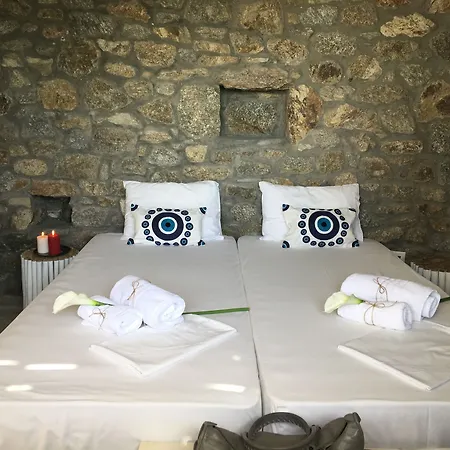 Megas Hotel 3*