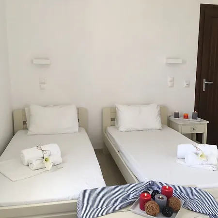 Megas Hotel Tourlos
